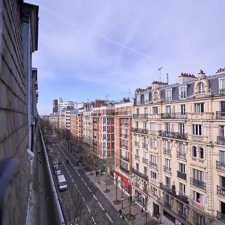 Bright 1br Parisian Retreat Italy Square | By Airnest Apartment