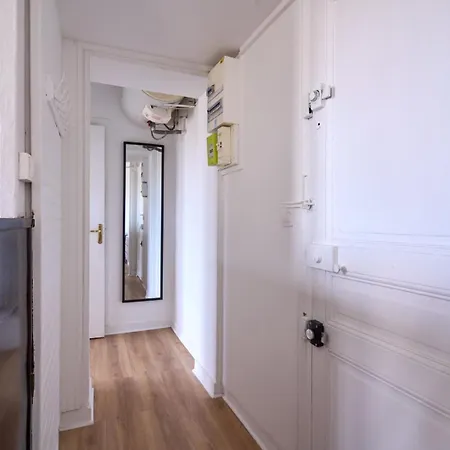 Apartment Bright 1br Parisian Retreat Italy Square | By Airnest *
