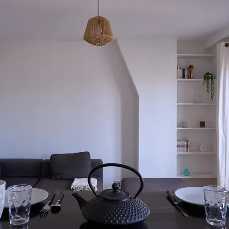 Bright 1br Parisian Retreat Italy Square | By Airnest