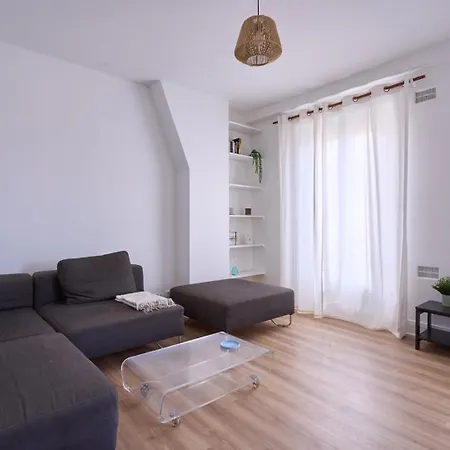 Bright 1br Parisian Retreat Italy Square | By Airnest Apartment *